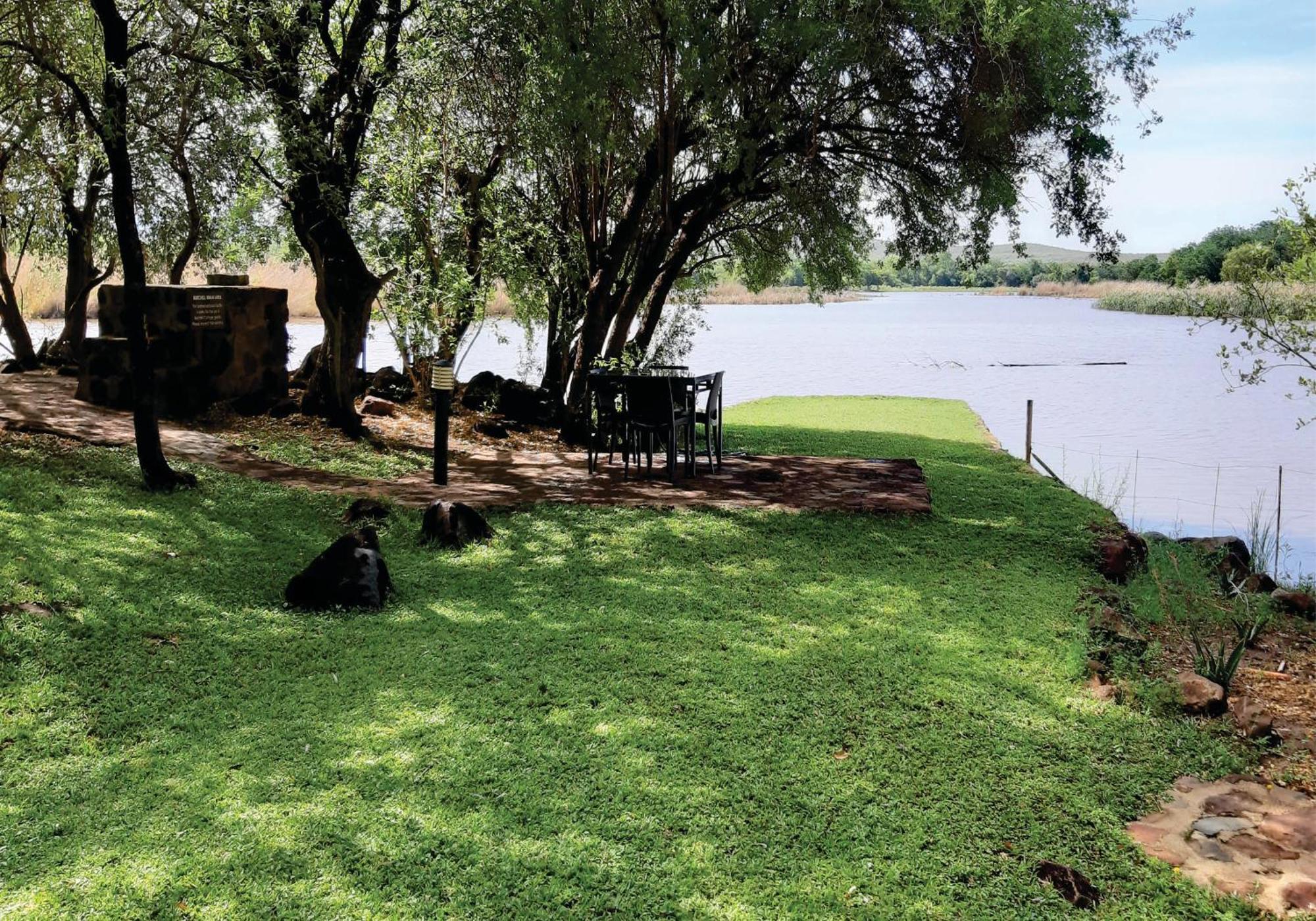 Waterside Cottages & Villas - Self Catering Gaborone Exterior foto